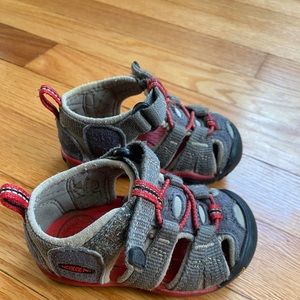 Keen baby sandals size 4